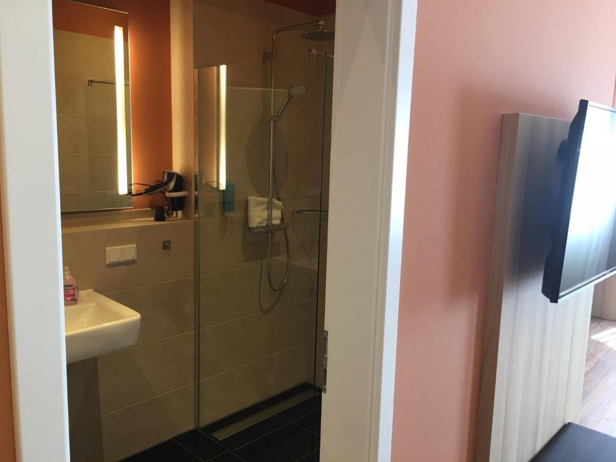 בנסהיים 3 Apartments Am Wambolter Hof 3 מראה חיצוני תמונה